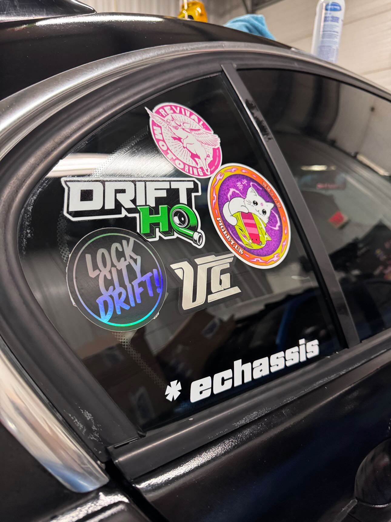 * echassis Sticker